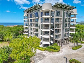 Exterior - Spacious Ocean View Condo, Luxury in La Perla (Tamarindo)