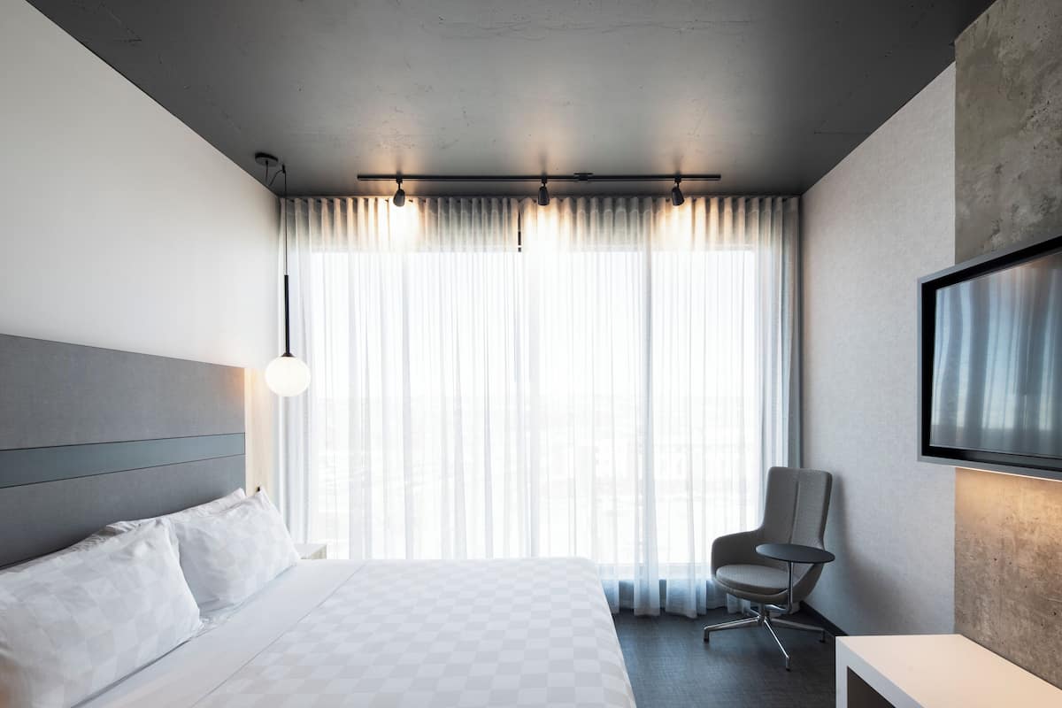 Superior Room, Hill View | Desk, blackout drapes, soundproofing, iron/ironing board