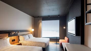 Standard Double Room, 2 Katil Ratu (Queen) | Meja, langsir/tirai gelap terus, kalis bunyi, seterika/papan seterika