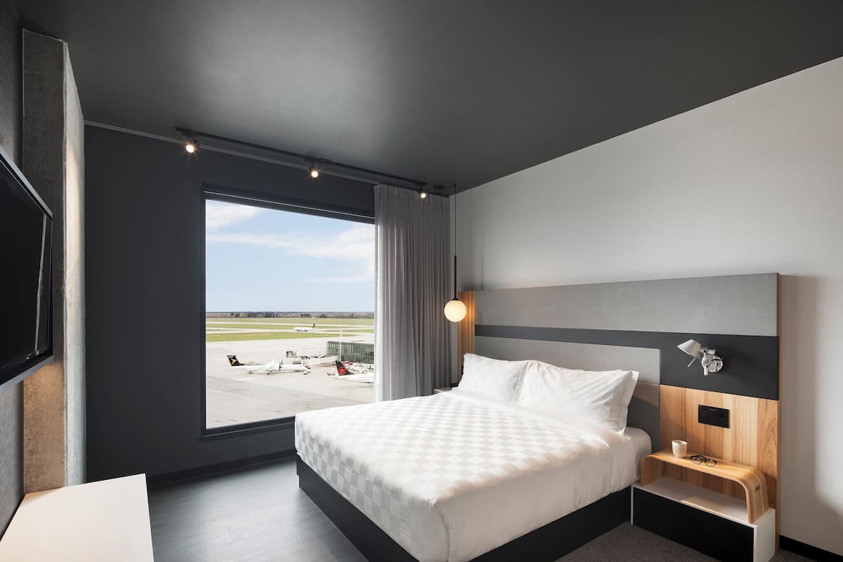 Quarto superior, 1 cama King | Escrivaninha, cortinas blackout, quartos à prova de som
