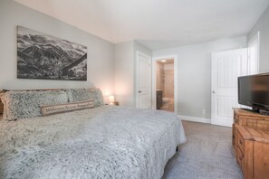 WiFi, bed sheets - Buffalo Village Ski Condo (Silverthorne)