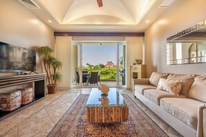TV - Tamarindo Diria 403 Luxury Ocean View Condo (Tamarindo)