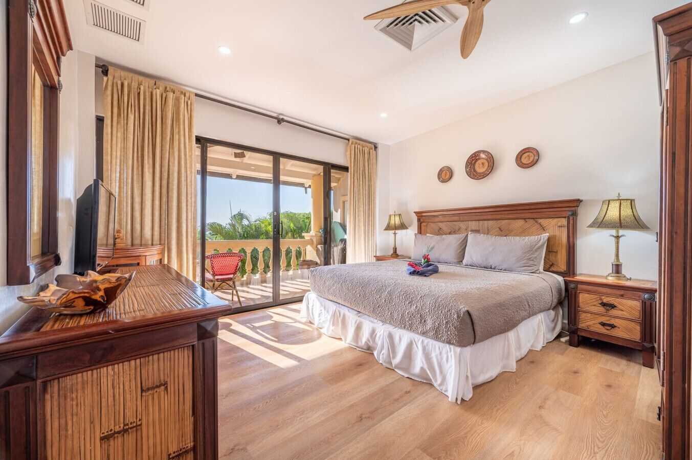 2 bedrooms, desk, iron/ironing board, WiFi