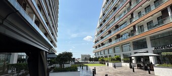 Peravi Suites at the Signature 