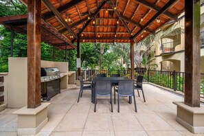 Outdoor dining - Stay at The Shores at Las Gaviotas (Tamarindo)