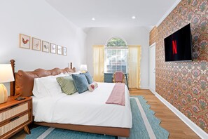 4 多间卧室、熨斗/熨衣板、WiFi、床单