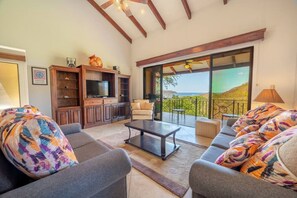 TV - Luxury Living at Villas Catalina #13 (Potrero)