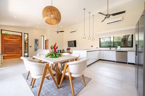 Dining - Casa Mira Flores 5 min to Downtown Tamarindo! (Tamarindo)