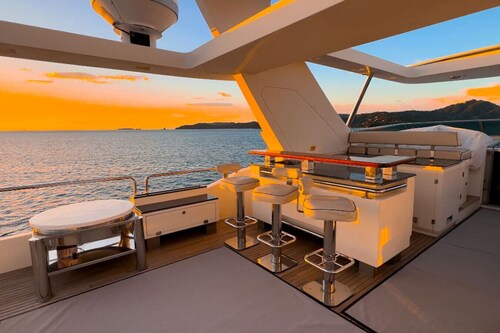 Coastal Elegance: Luxury Yacht in Playa Flamingo