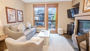 TV, fireplace, DVD player