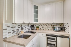 Fridge, microwave, stovetop, coffee/tea maker - Steps to Pompano Beach: Couple's Retreat w/ Patio! (Pompano Beach)