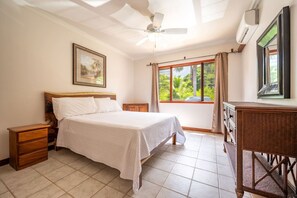 1 bedroom, iron/ironing board, WiFi, bed sheets - Beachfront Property w/ Spectacular View! (Potrero)
