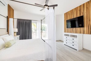 5 bedrooms, desk, iron/ironing board, WiFi - Casa Marina Bahia, Private Pool, 10 Min to Beach! (Potrero)