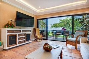 TV - Flamingo Marina Cove- Ocean View & Beach Access (Playa Flamingo)