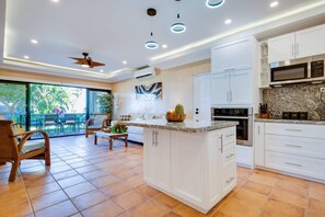 Interior - Flamingo Marina Cove- Ocean View & Beach Access (Playa Flamingo)
