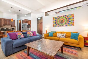 TV - Casa Sol Blanco Playa Potrero- Pool/Walk to Beach (Potrero)