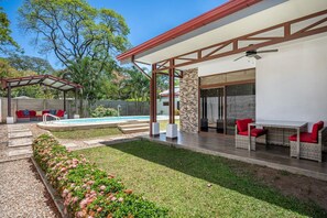 Terrace/patio - Casa Sol Blanco Playa Potrero- Pool/Walk to Beach (Potrero)