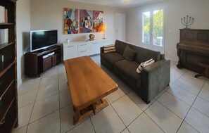 TV - 3 bedroom gorgeous home in Saint Chinian (Saint Chinian)