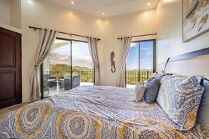 5 habitaciones, tabla de planchar con plancha, wifi y ropa de cama 