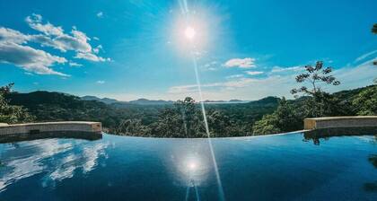 Casa de la Promesa, Luxurious Retreat with Pool