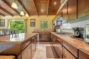 Fridge, microwave, stovetop, dishwasher - Serene Mar Azul Zen Villa w/ Pool & Yoga Platform (Huacas)