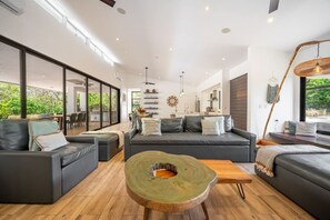 TV - Casa Poiema Playa Grande w/ Private Pool (Playa Grande)