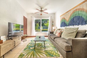 TV - Villa Jazmin 102, Walk to Playa Potrero Beach! (Potrero)