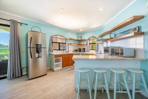 Fridge, microwave, stovetop, coffee/tea maker - Pura Vida Paradiso Condominium (Marina Real #4) (Playa Flamingo)
