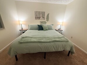 1 bedroom, desk, free WiFi, bed sheets