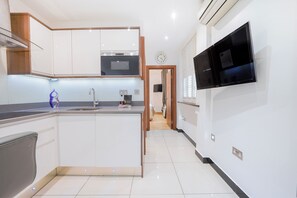 Private kitchen - Amazing 1 bedroom flat near Baker Street with A/C (London)