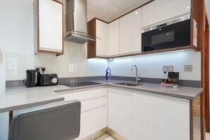 Private kitchen - Amazing 1 bedroom flat near Baker Street with A/C (London)