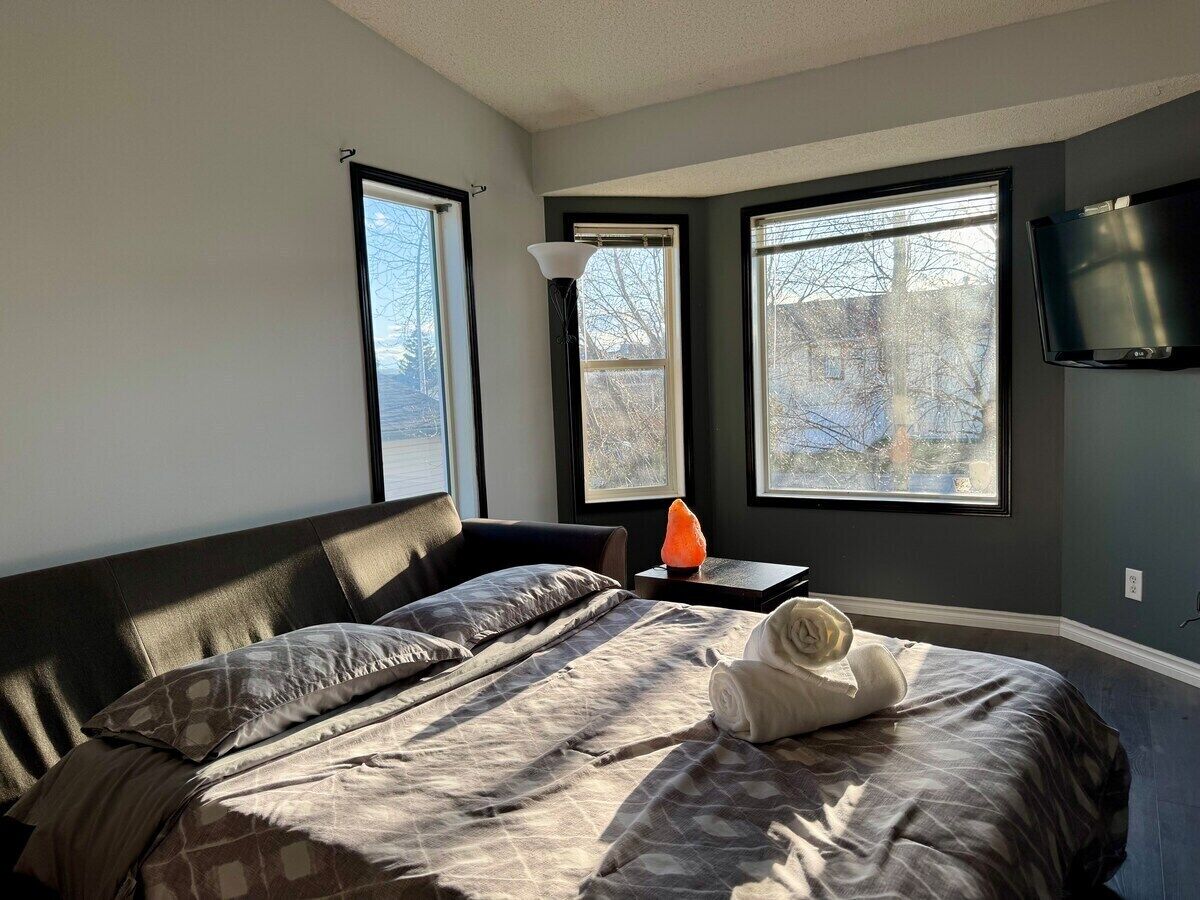 3 habitaciones, escritorio, tabla de planchar con plancha y wifi gratis 