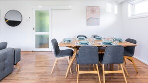 Dining - Rye Retro Modern Remix (Rye)