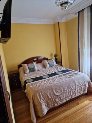 2 bedrooms, iron/ironing board, WiFi, bed sheets - Vacacional los robles (Santander)