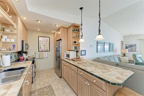 Private kitchen - Beachside Retreat directly on the Gulf (Englewood)
