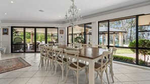 Dining - Wilderness Waters Grande Estate with Private Pool and Tennis Court (Morisset)