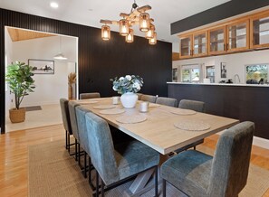 Dining - Spacious 3 bedroom Family Home near Yosemite National Park (Groveland)