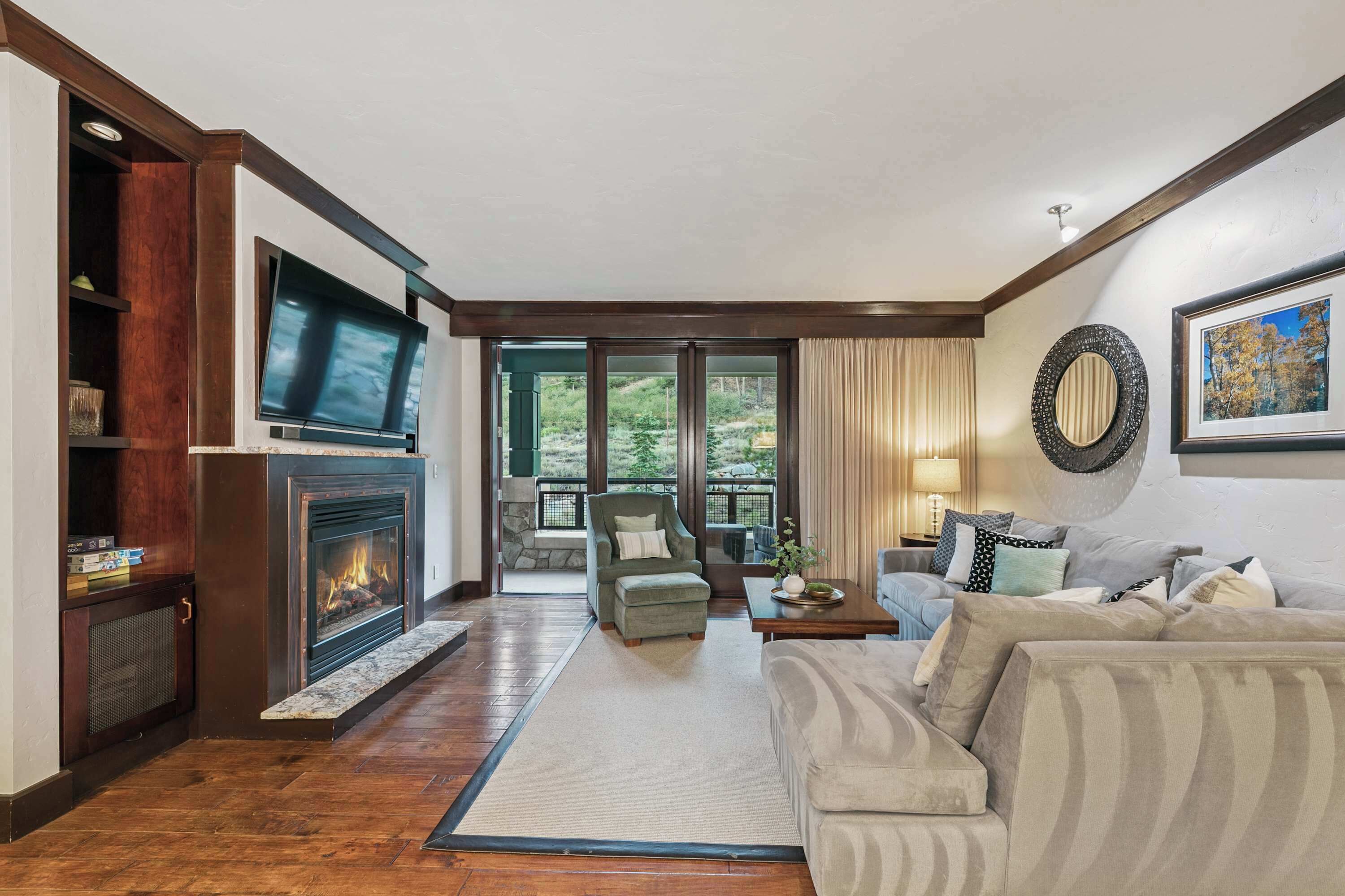 Smart-tv och eldstad