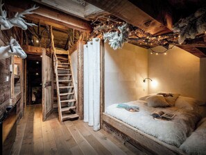 5 chambres, fer et planche à repasser, Wi-Fi, draps fournis