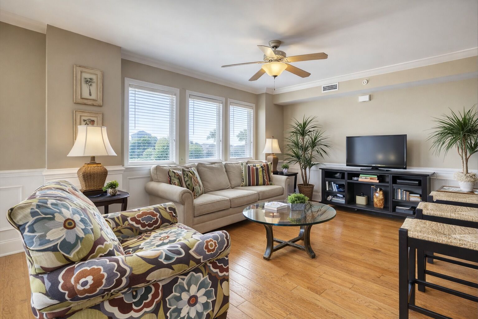 Tybee Beach Condo W/ Pool & Beach Access, Pets - Tybee Island, GA