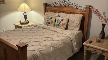 1 dormitorio, tabla de planchar con plancha, wifi y ropa de cama
