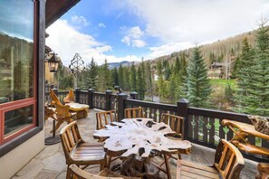 Outdoor dining - Grand 5BR Townhome | Near Ski Lift + Spa & Hot Tub (Vail)