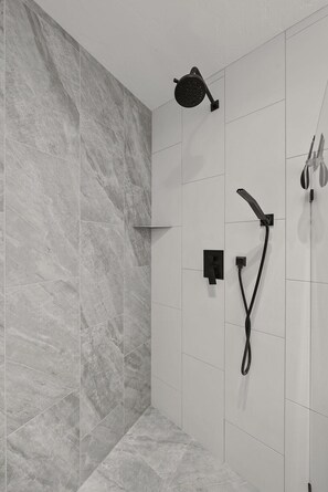 Shower, hair dryer, towels, soap - MT. BACHELOR VILLAGE RESORT- Unique, Modern 1b/1ba condo. Ideal location! (Bend)