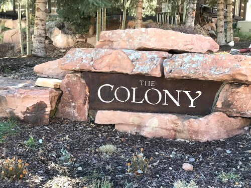 The Colony | Walk To Slopes, Hot Tub, Parking | KBM Resorts | Walk to Slopes, Hot Tub, Parking | 2 homes, 9 Bedrooms |  ML-2510