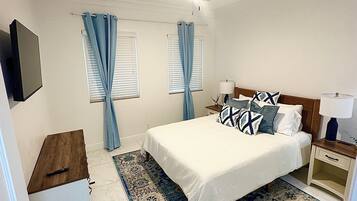 Iron/ironing board, WiFi, bed sheets