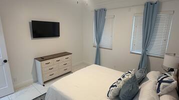 Iron/ironing board, WiFi, bed sheets