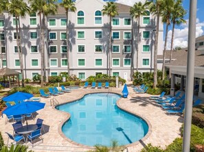Pool - Cozy 1-Bedroom Suite Near Disney (Orlando)