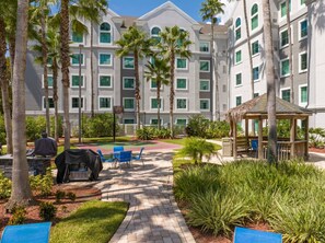 Outdoor dining - Near Disney Cozy Apartament At Lake Buena Vista (Orlando)