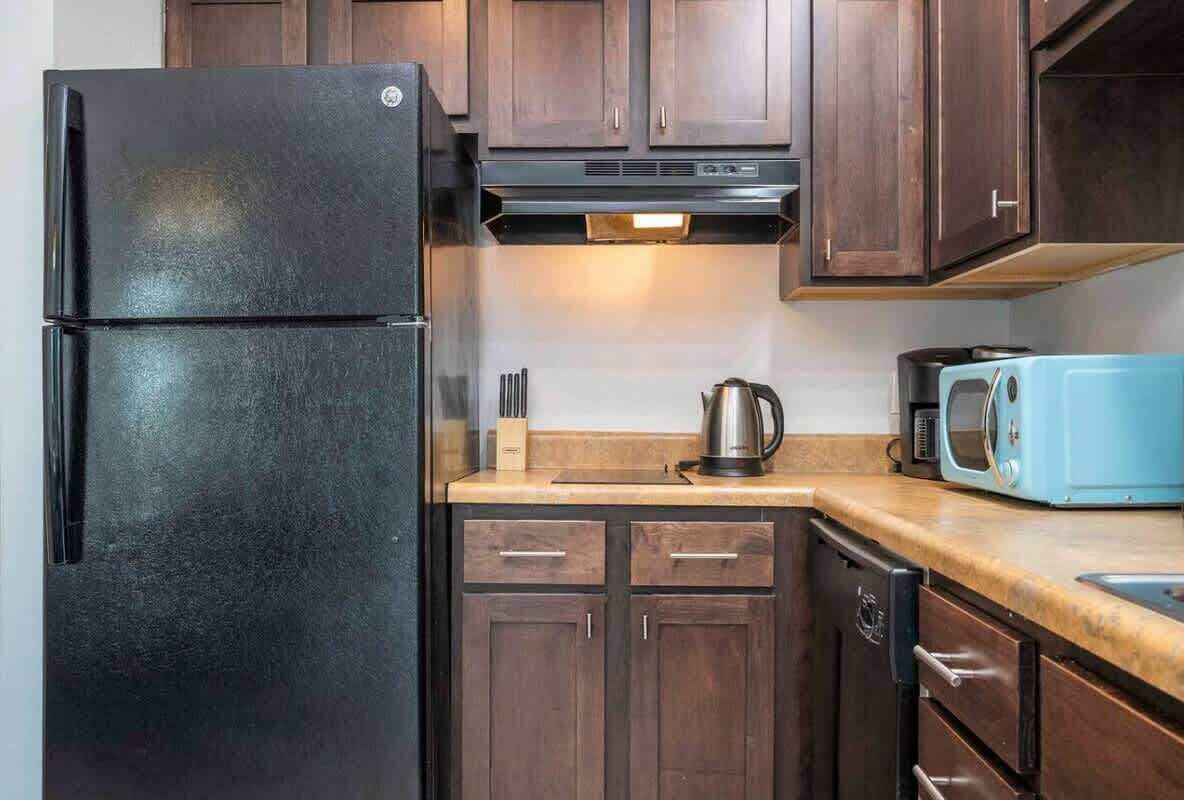 Refrigerador, microondas, parrilla de estufa y lavavajillas 