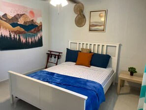 5 habitaciones, tabla de planchar con plancha, cuna de viaje y wifi 